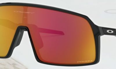 Née de la collaboration avec Slam Jam, la collection Oakley® Definition Sutro respire le design et la technologie