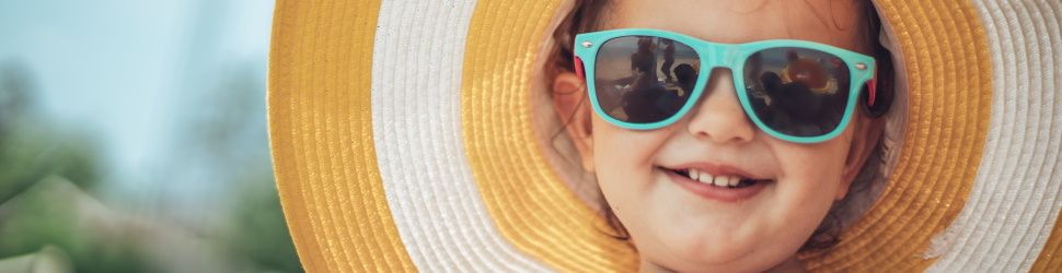 Lunettes de soleil bébé et enfant : comment bien choisir ?